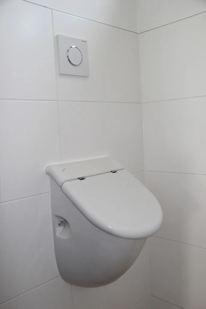 Detailansicht eines fertiggestellten Badezimmers