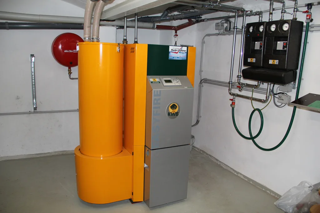 Heizraum mit Biomasseanlage